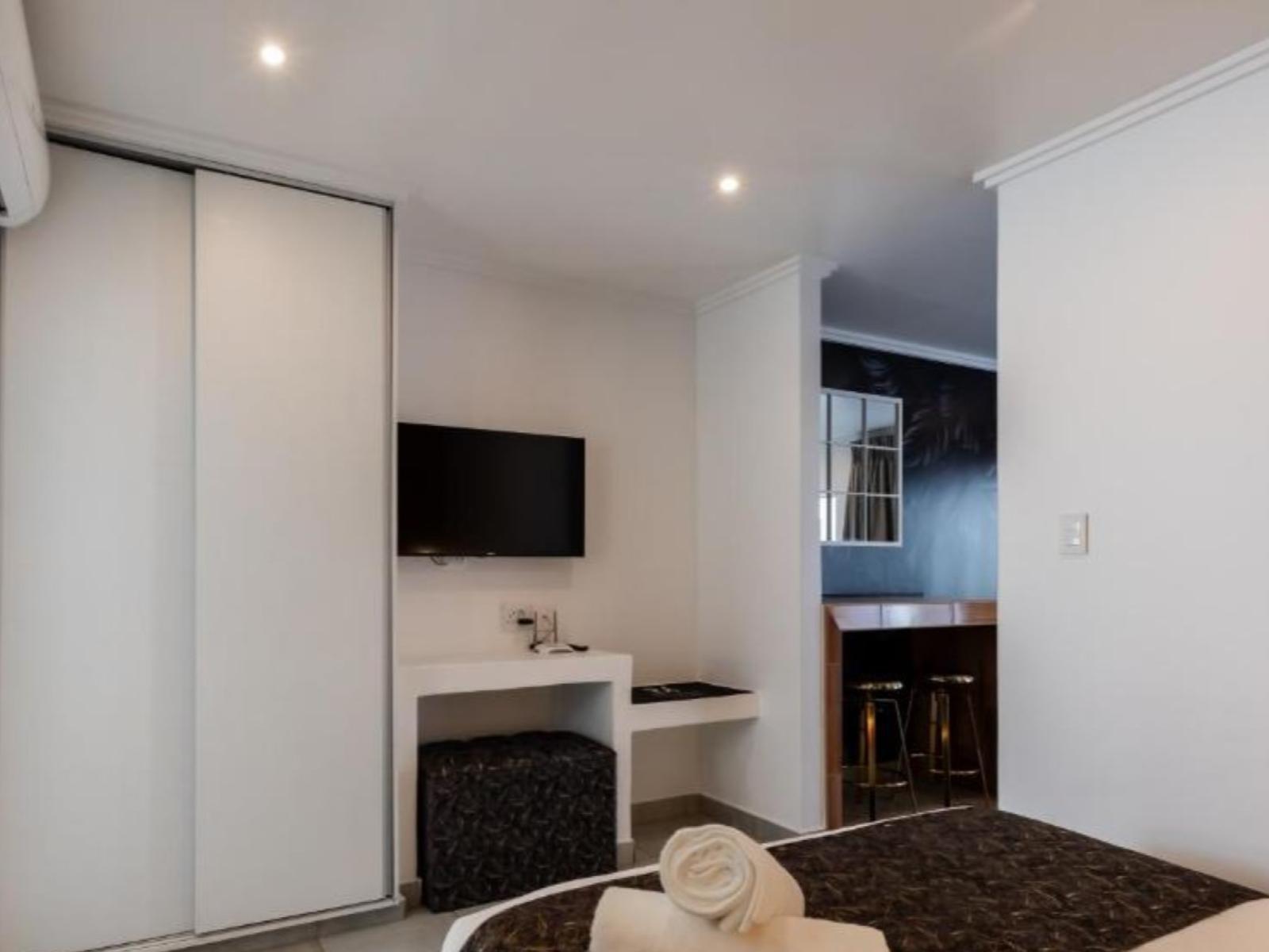 Room 1 — TV and multimedia