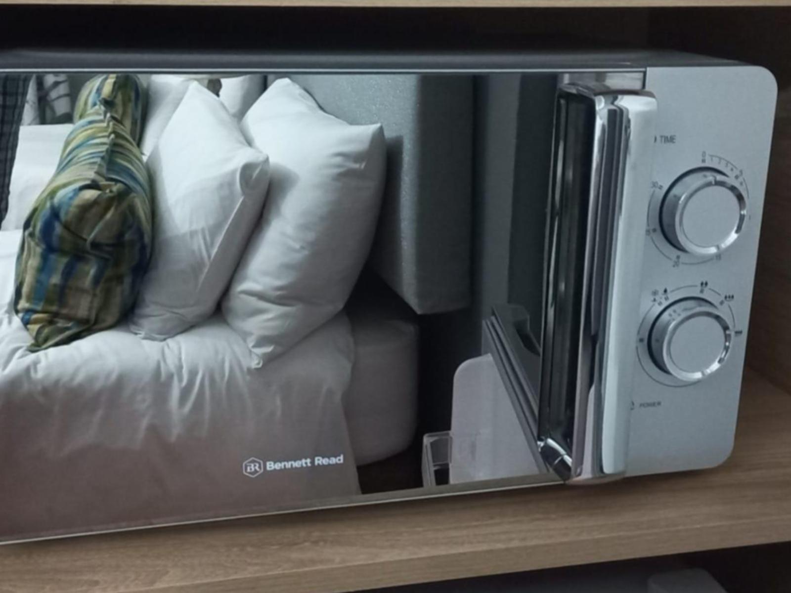 Room 1 — Kitchenette