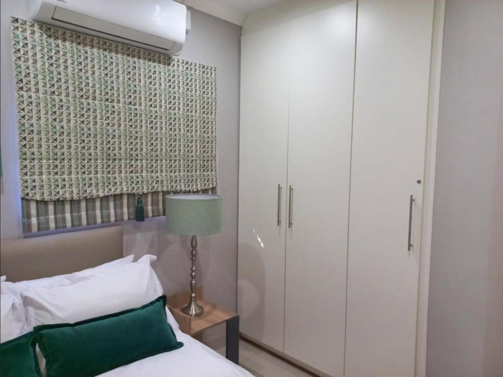 Room 2 — Photo of the whole room