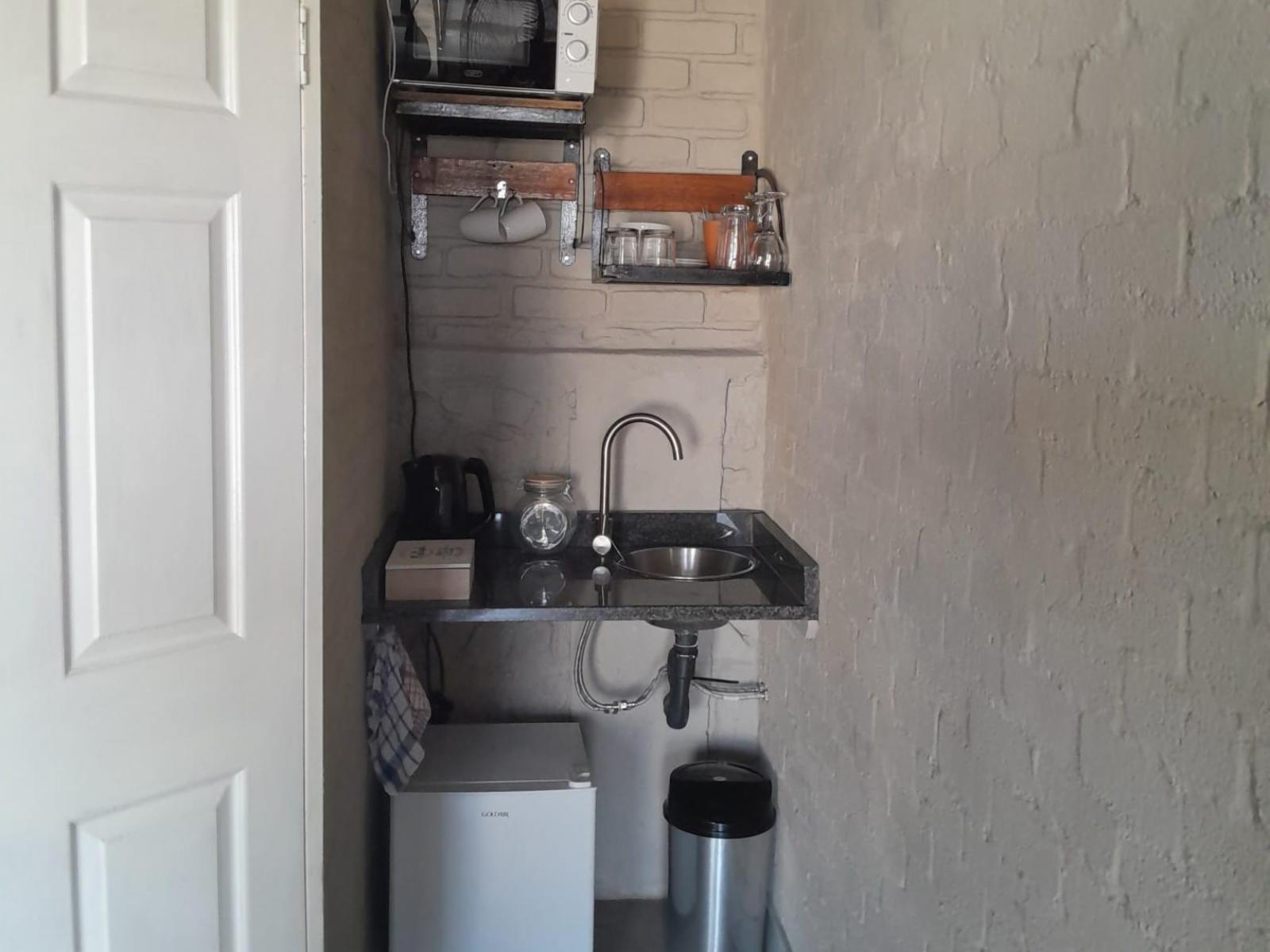 Room 1 — Kitchenette