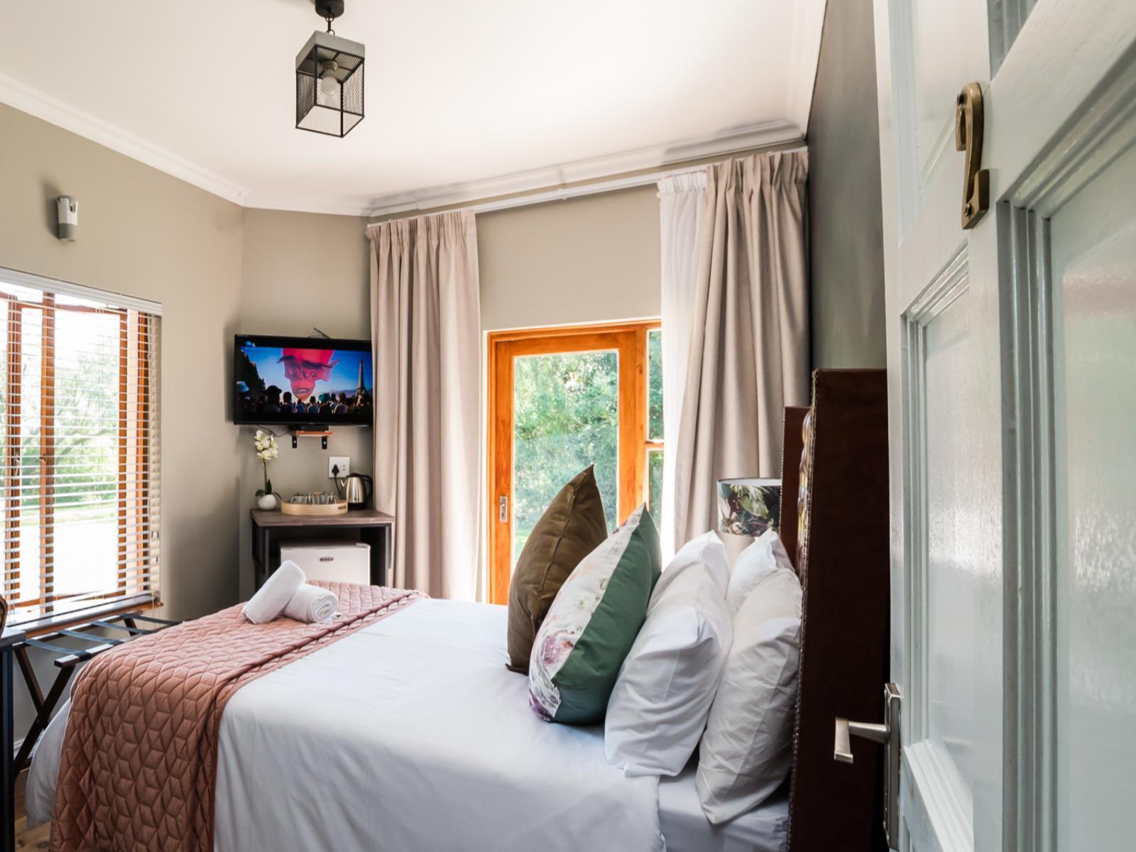 Room 1 — TV and multimedia