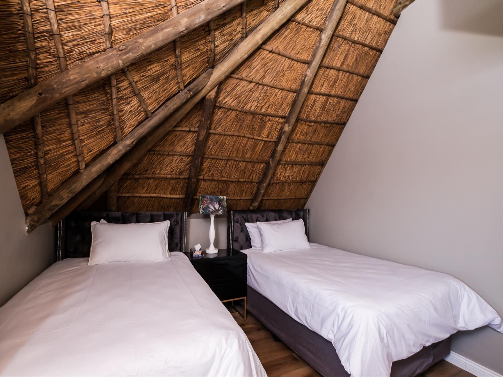 Room 2 — Photo of the whole room