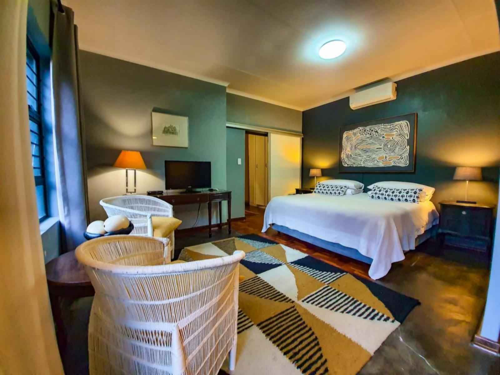 Room 1 — Photo of the whole room