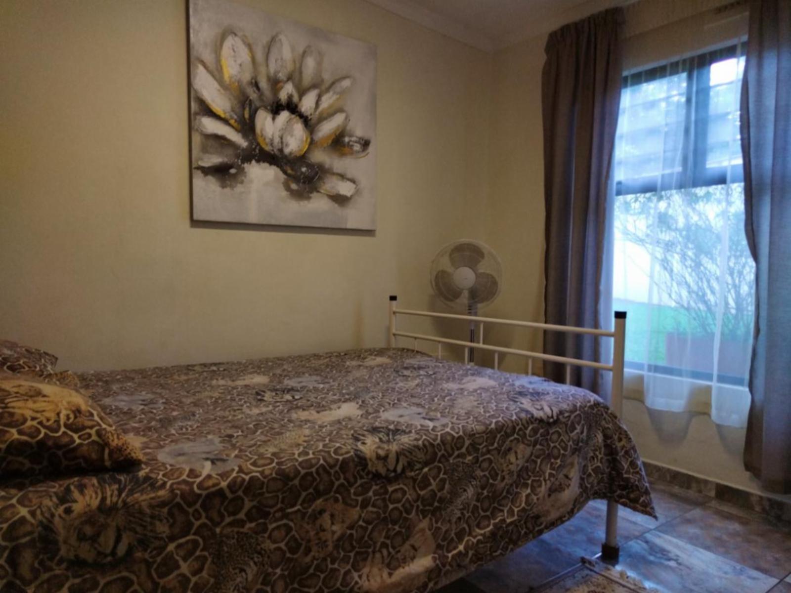 Room 1 — Photo of the whole room