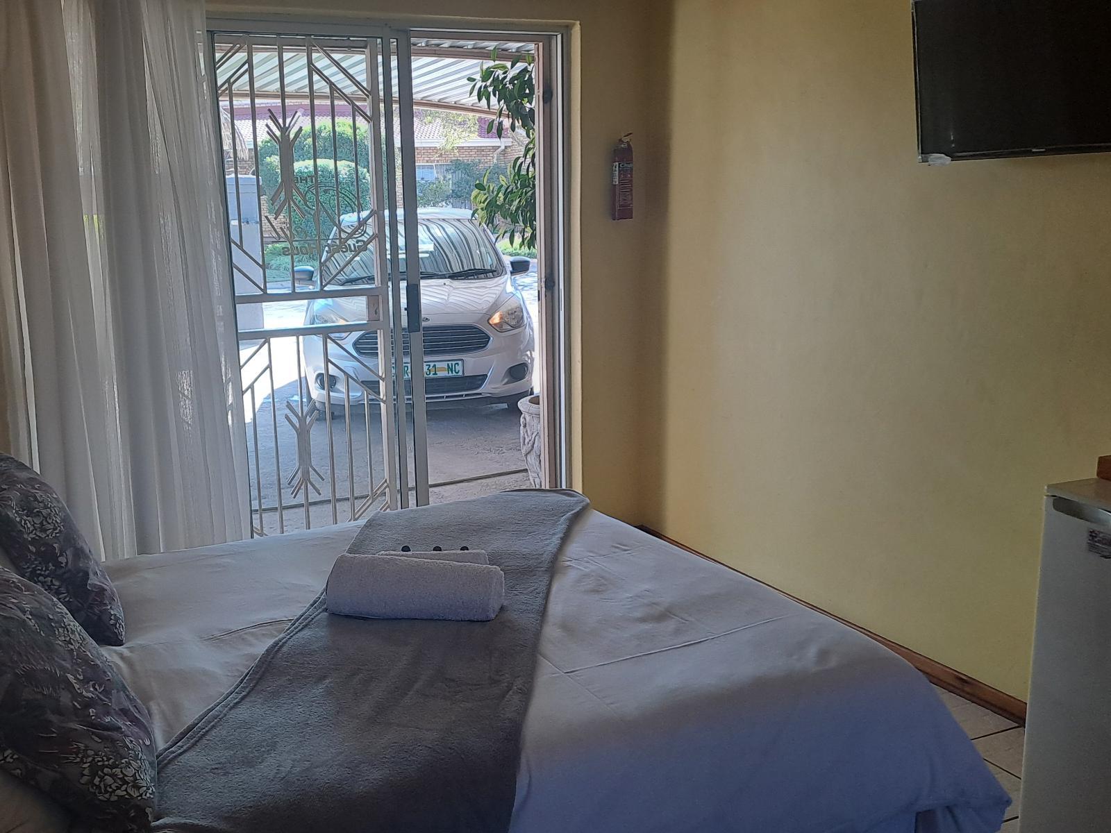 Room 1 — Photo of the whole room