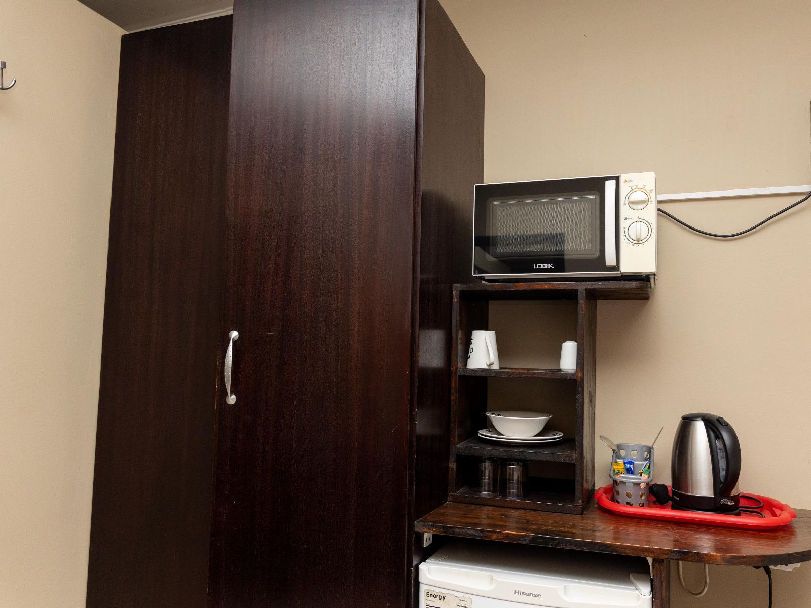 Room 1 — Coffee/tea facilities