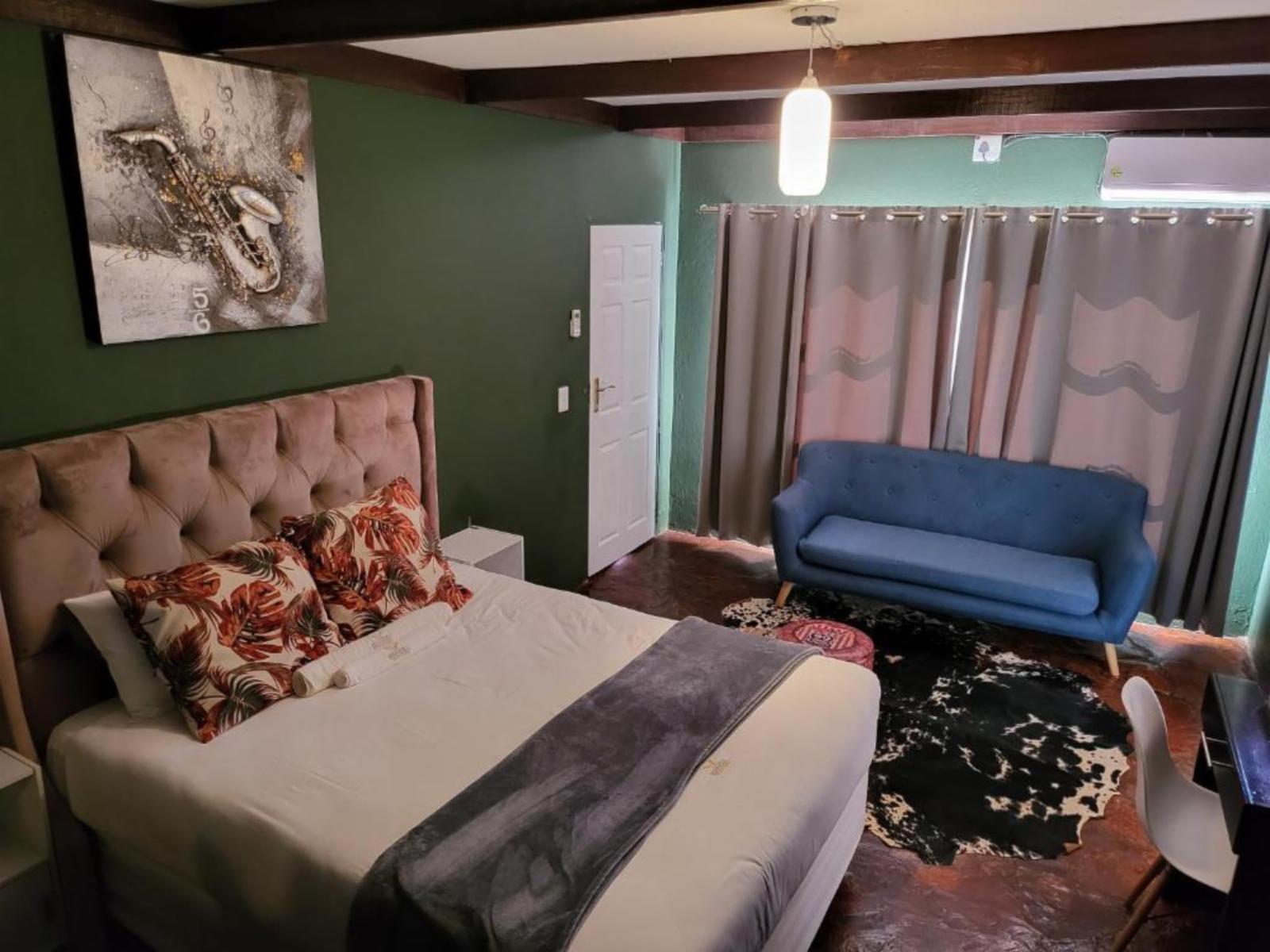 Room 1 — Photo of the whole room