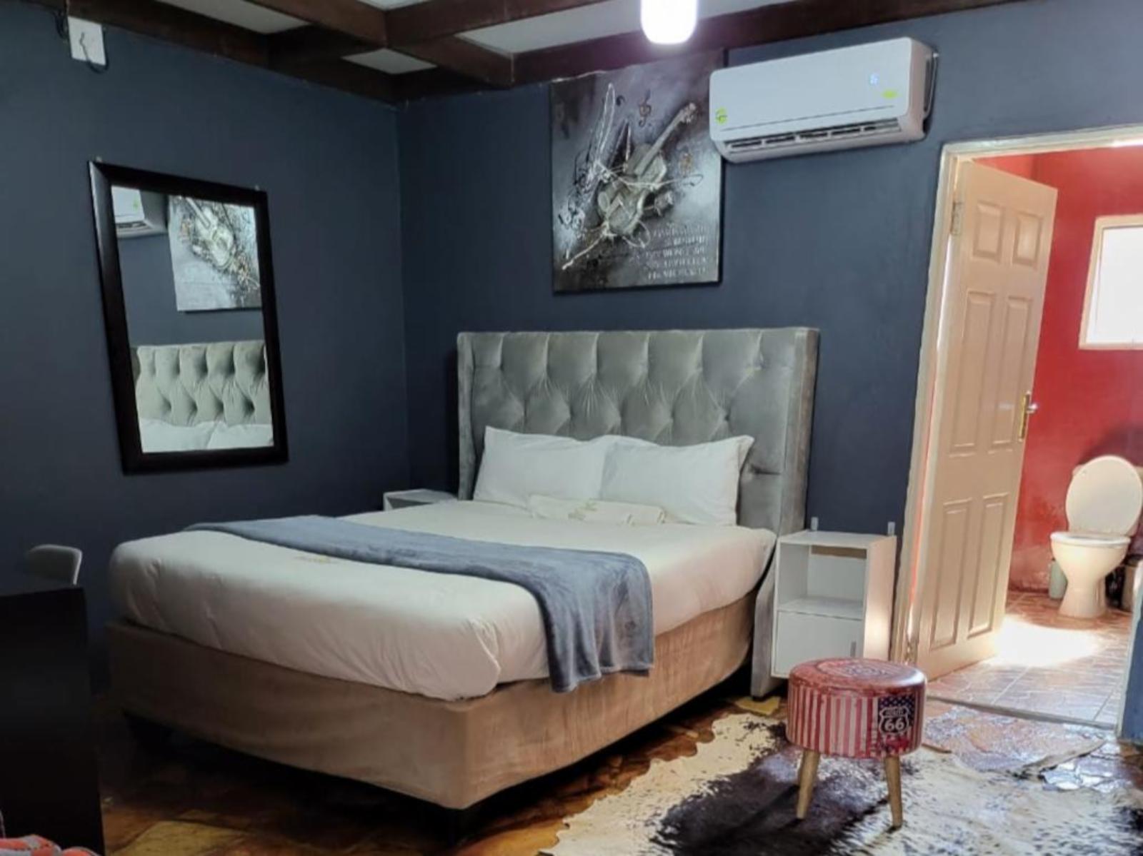 Room 2 — Photo of the whole room