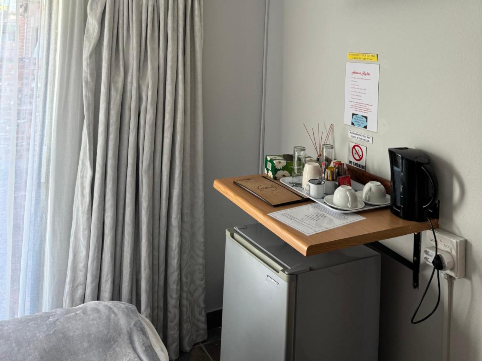 Room 2 — Coffee/tea facilities