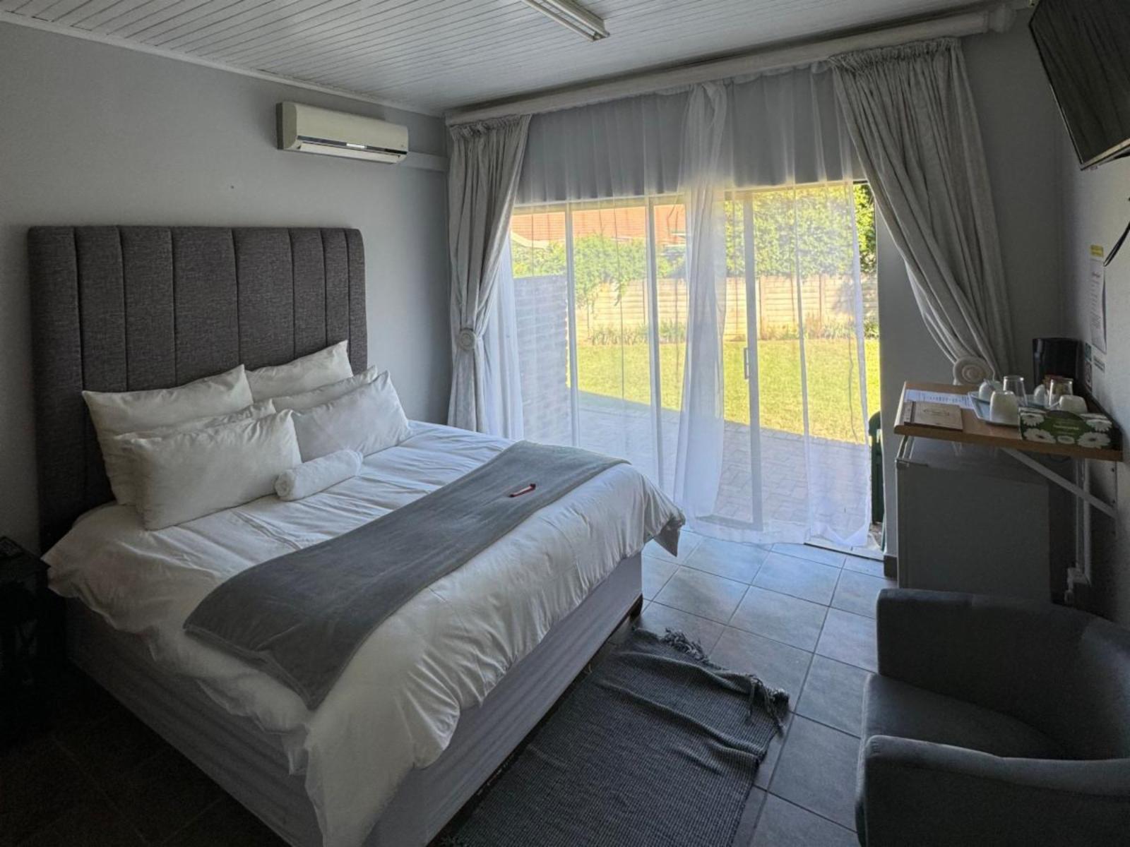 Room 1 — Photo of the whole room