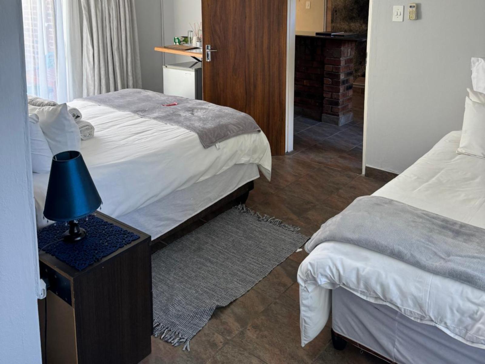 Room 2 — Photo of the whole room