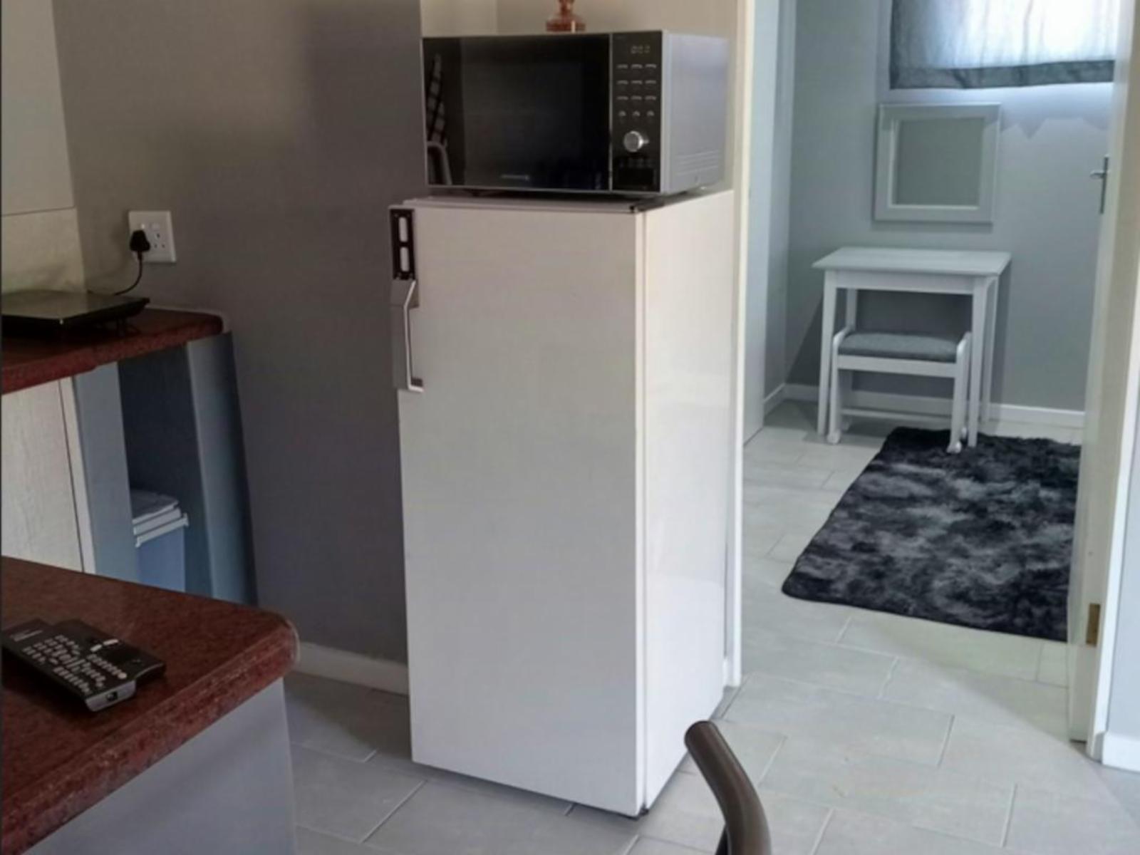 Room 1 — Kitchenette