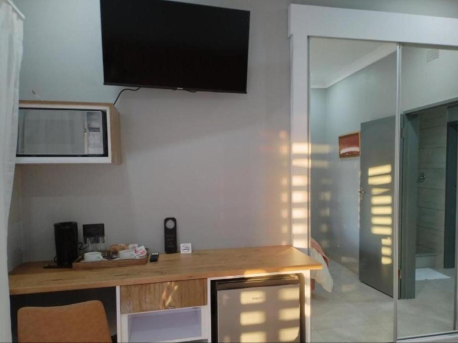 Room 2 — Coffee/tea facilities