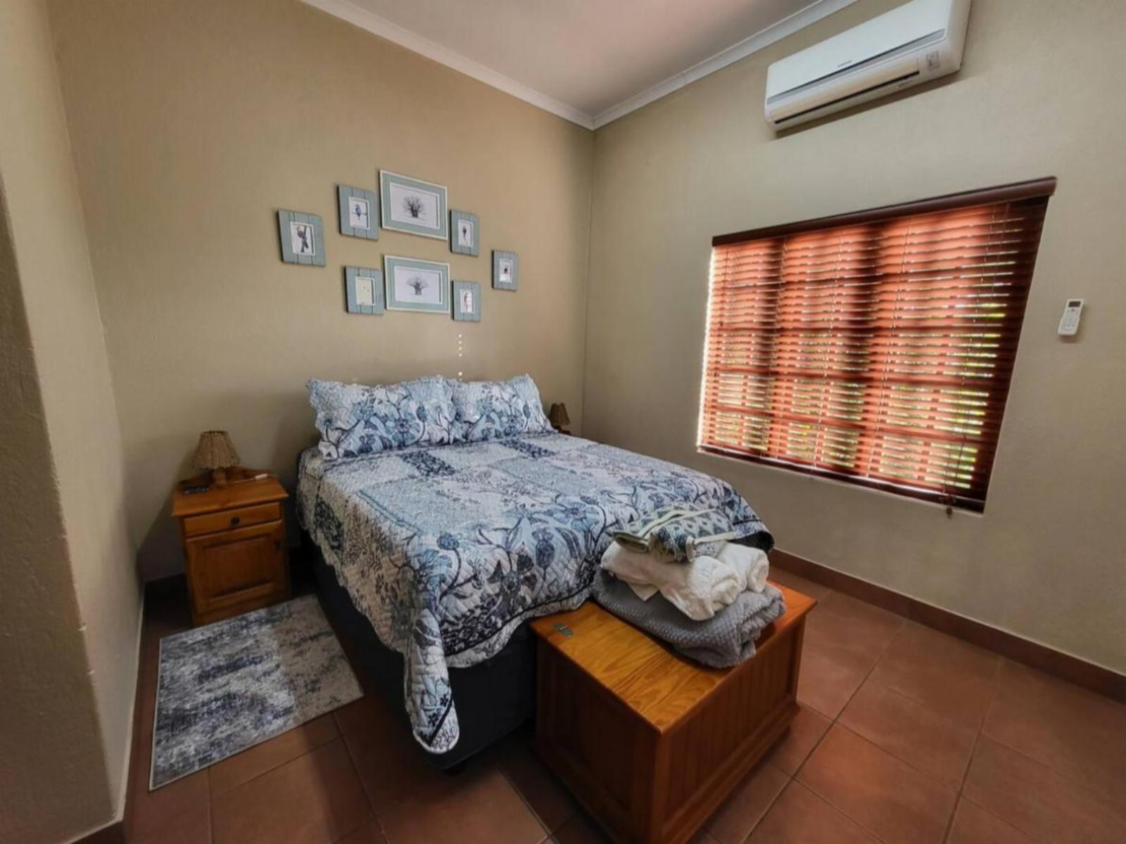 Room 1 — Photo of the whole room