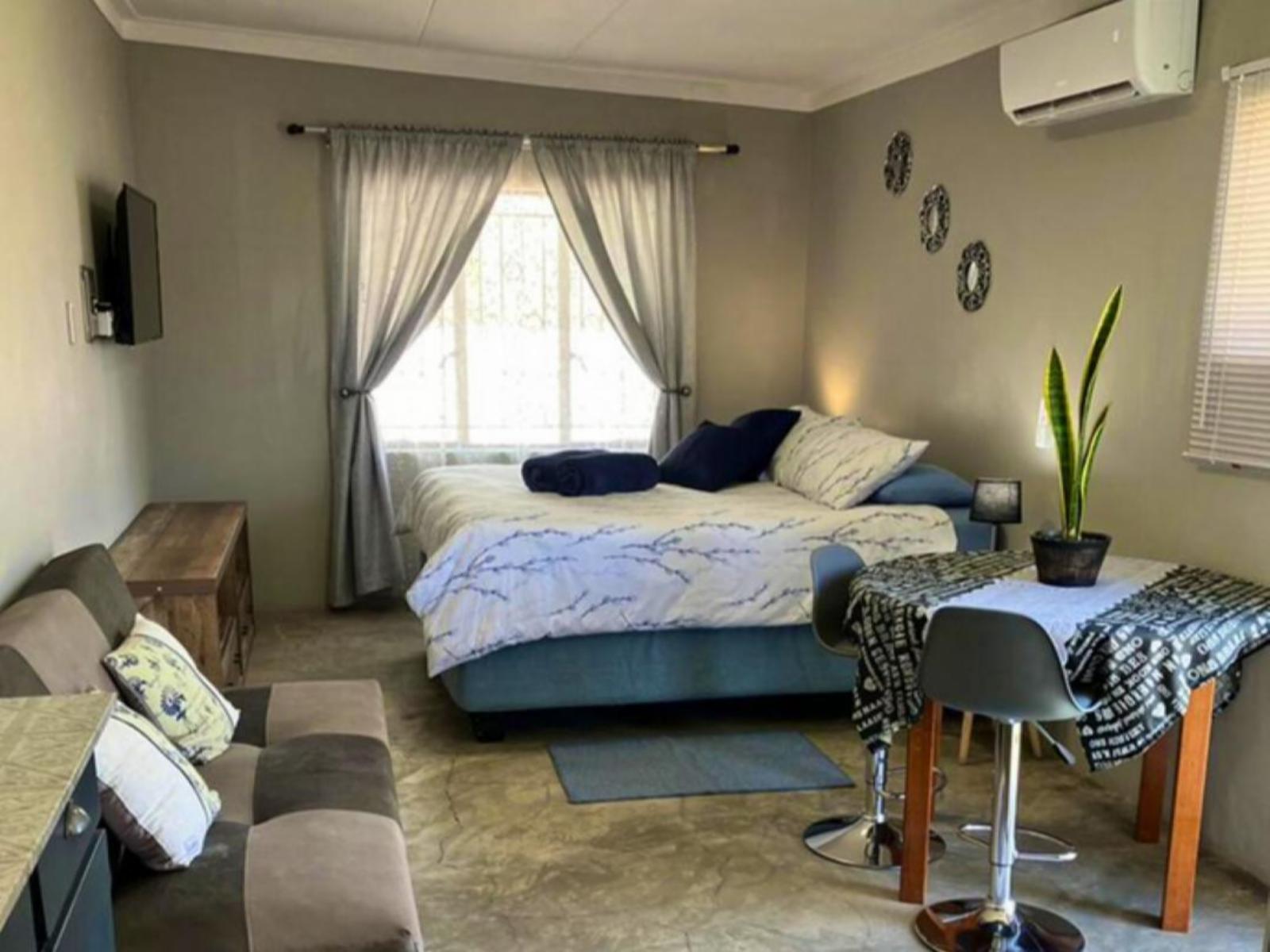 Room 1 — Photo of the whole room