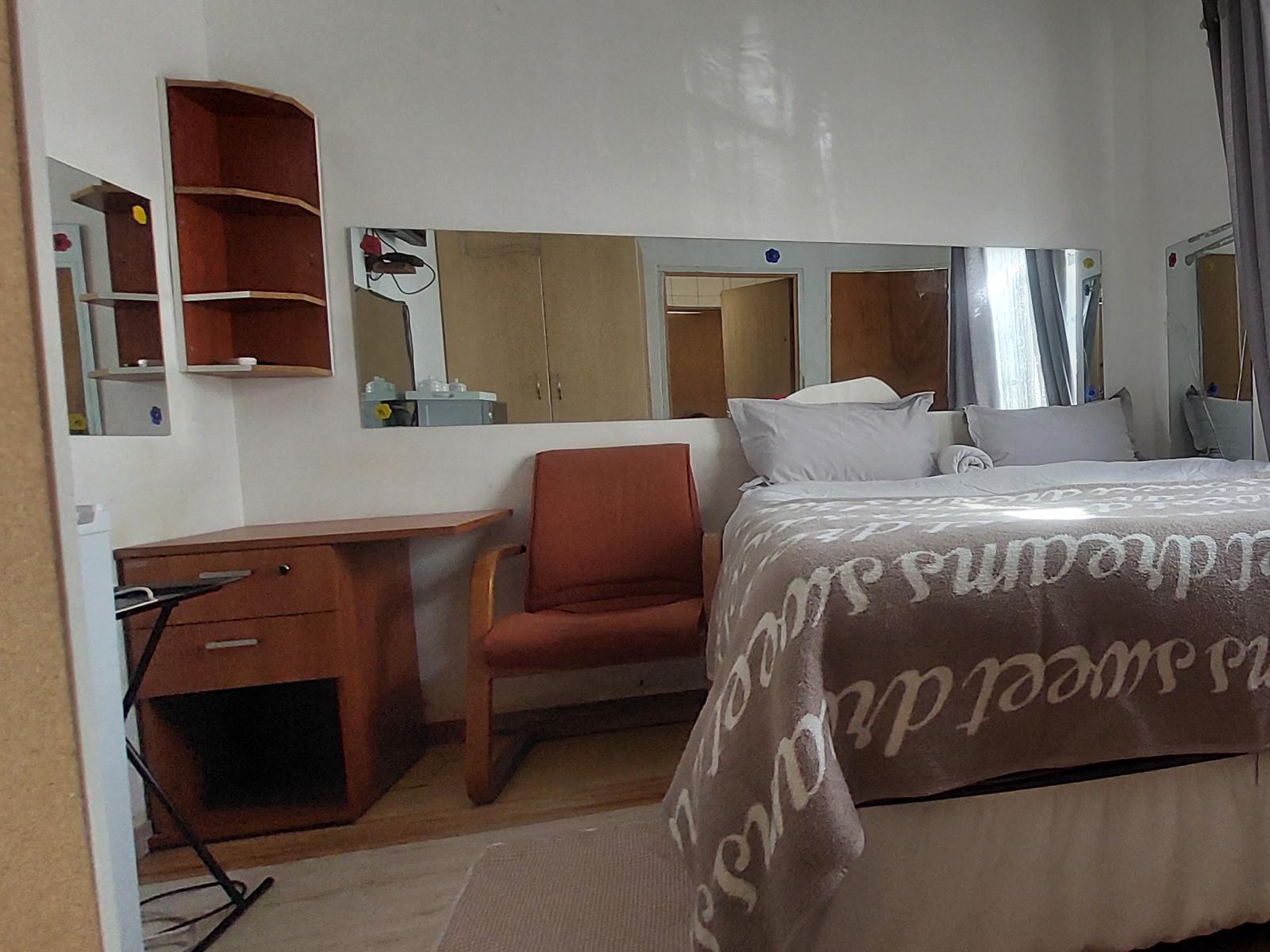 Room 1 — Photo of the whole room