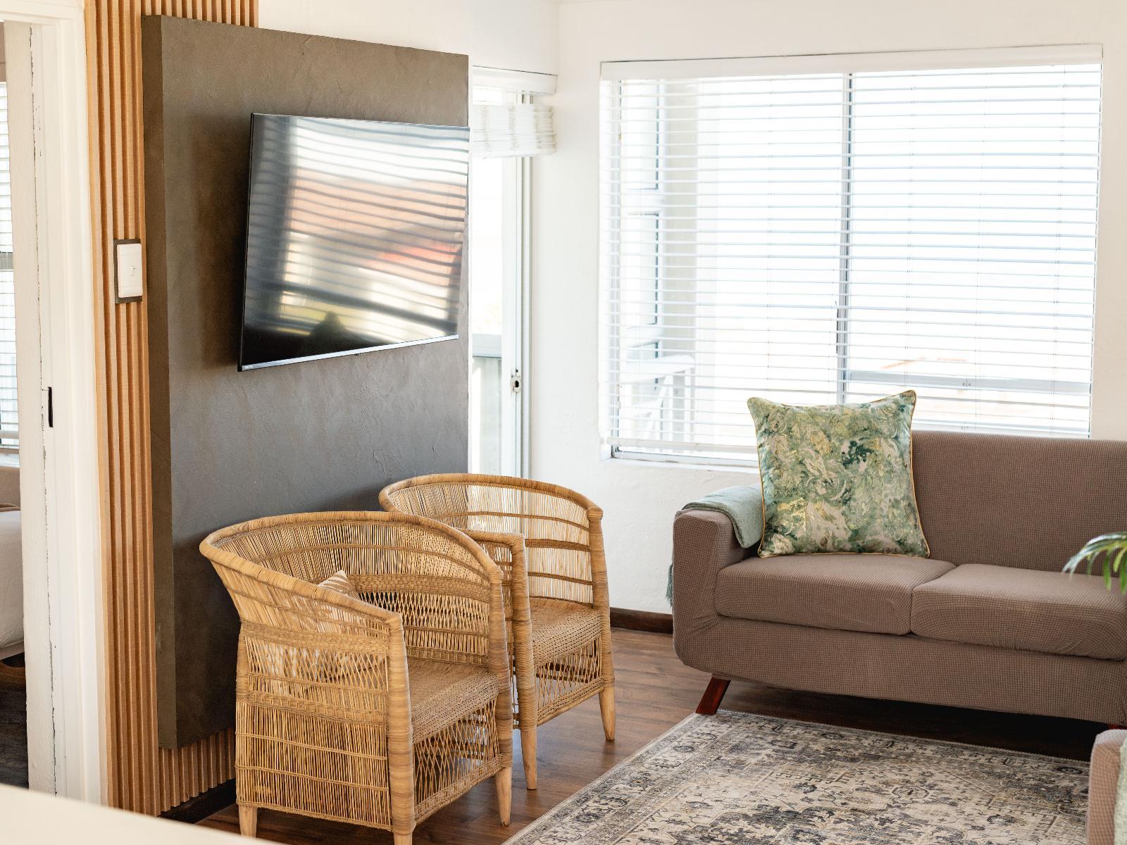 Room 1 — TV and multimedia