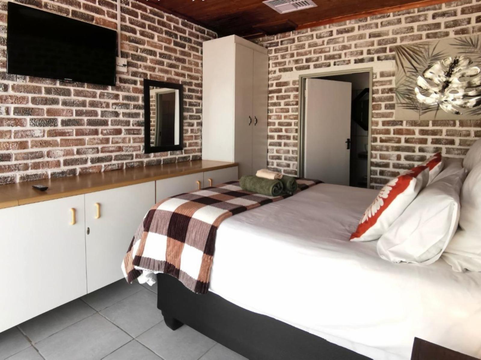 Room 2 — TV and multimedia