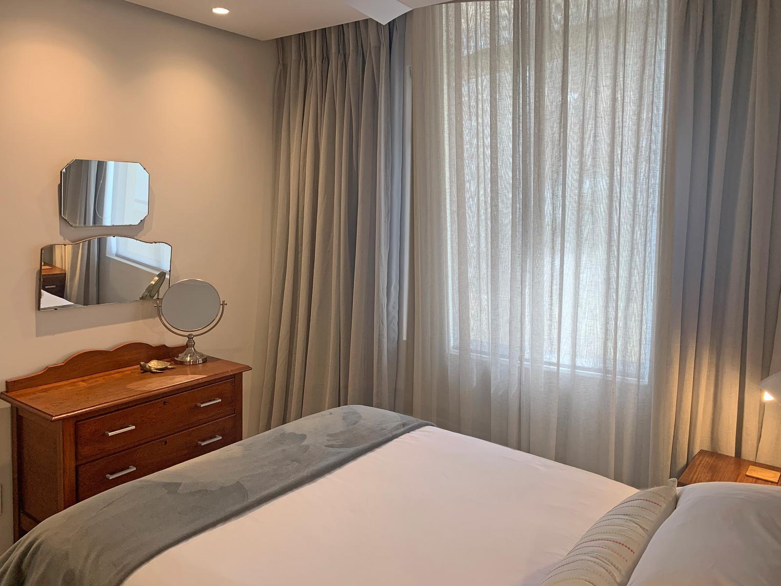 Room 1 — Photo of the whole room