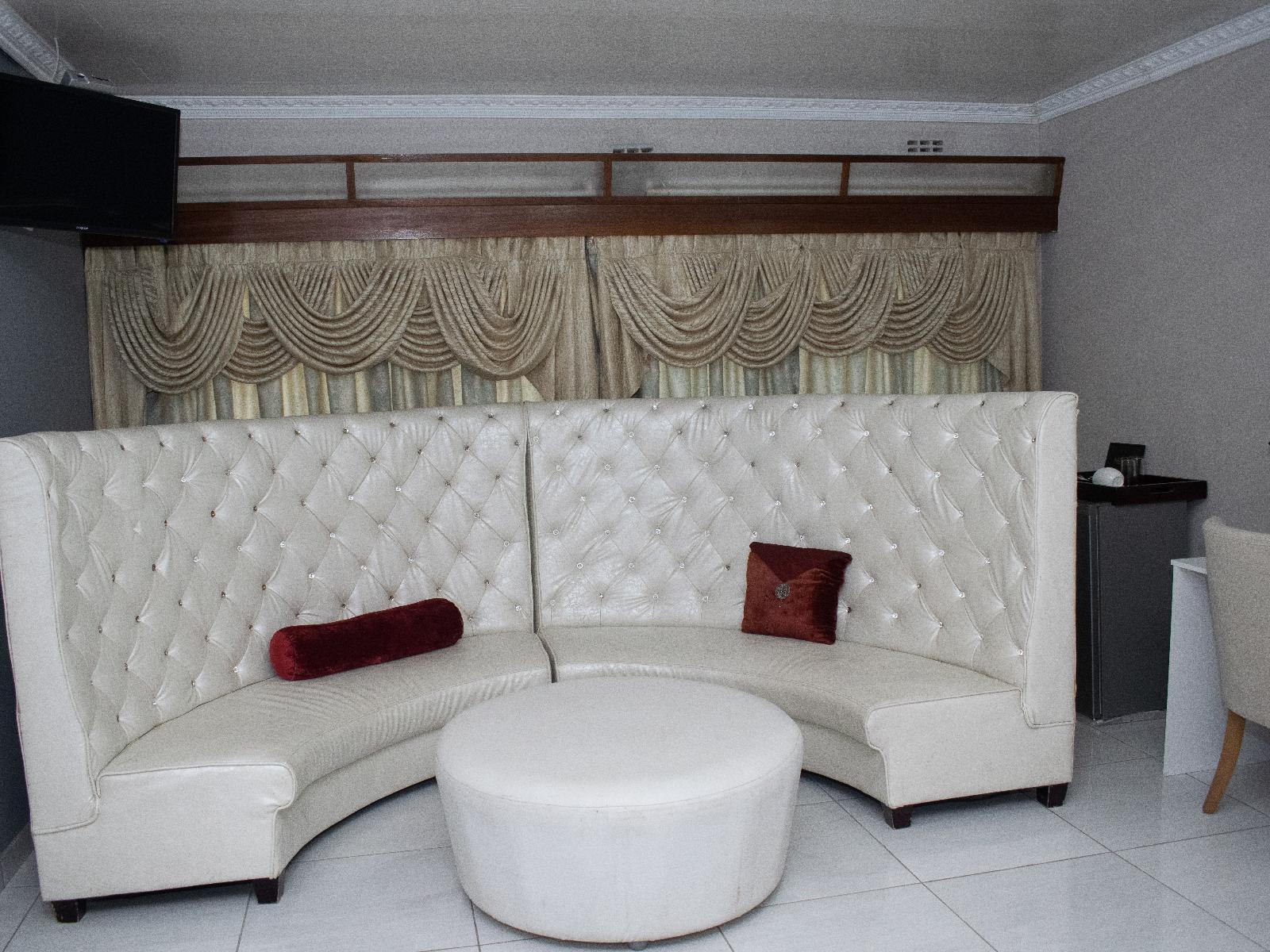 Room 1 — Photo of the whole room