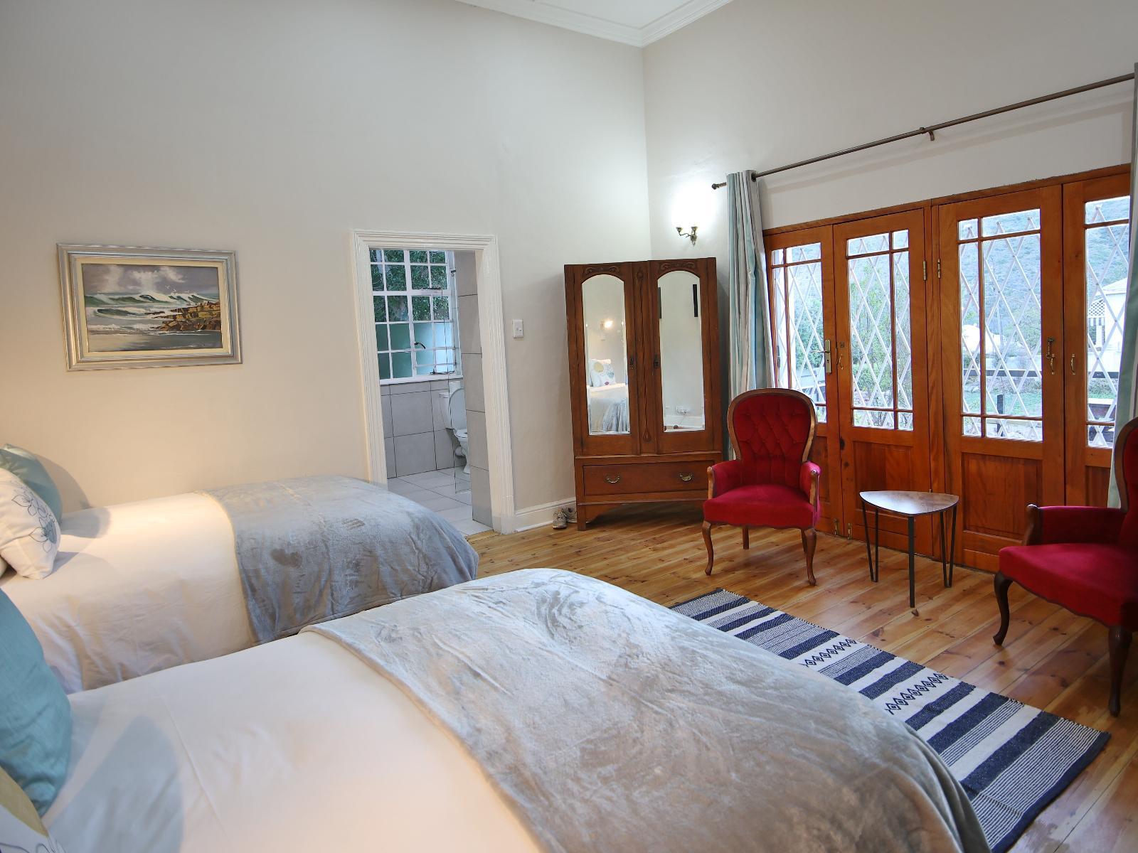 Room 1 — Photo of the whole room