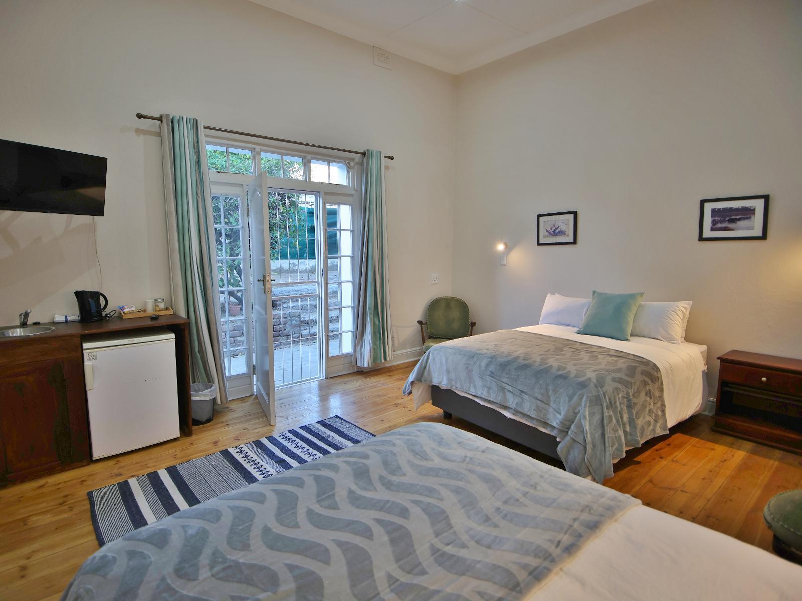Room 1 — Photo of the whole room