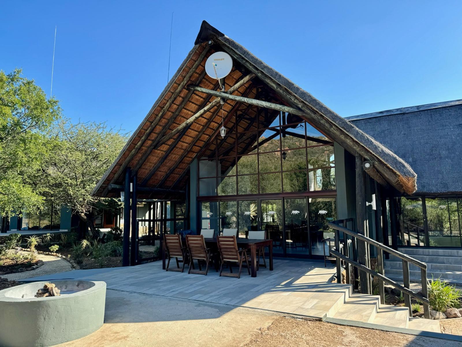 Pangolin Game Lodge - Self-Catering & Games Drives