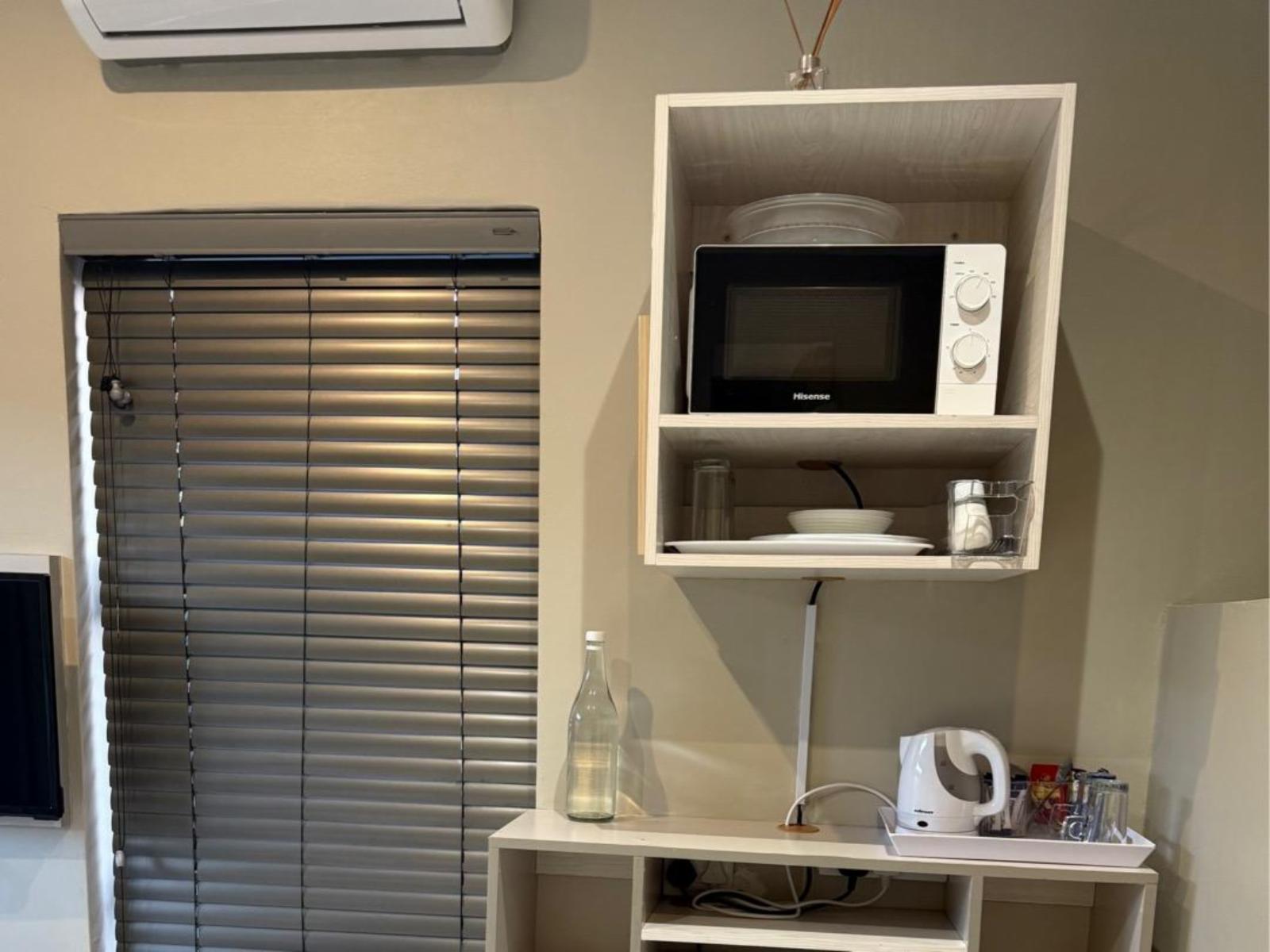 Room 7 — Coffee/tea facilities