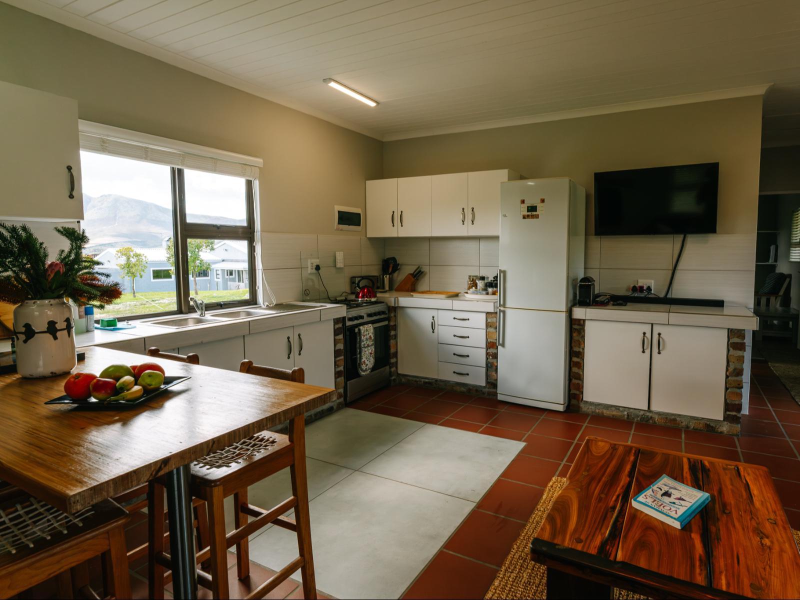 Room 1 — Kitchenette