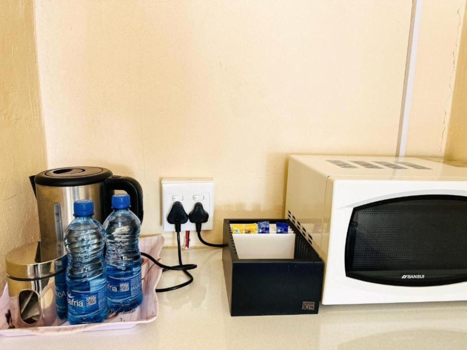 Room 1 — Coffee/tea facilities