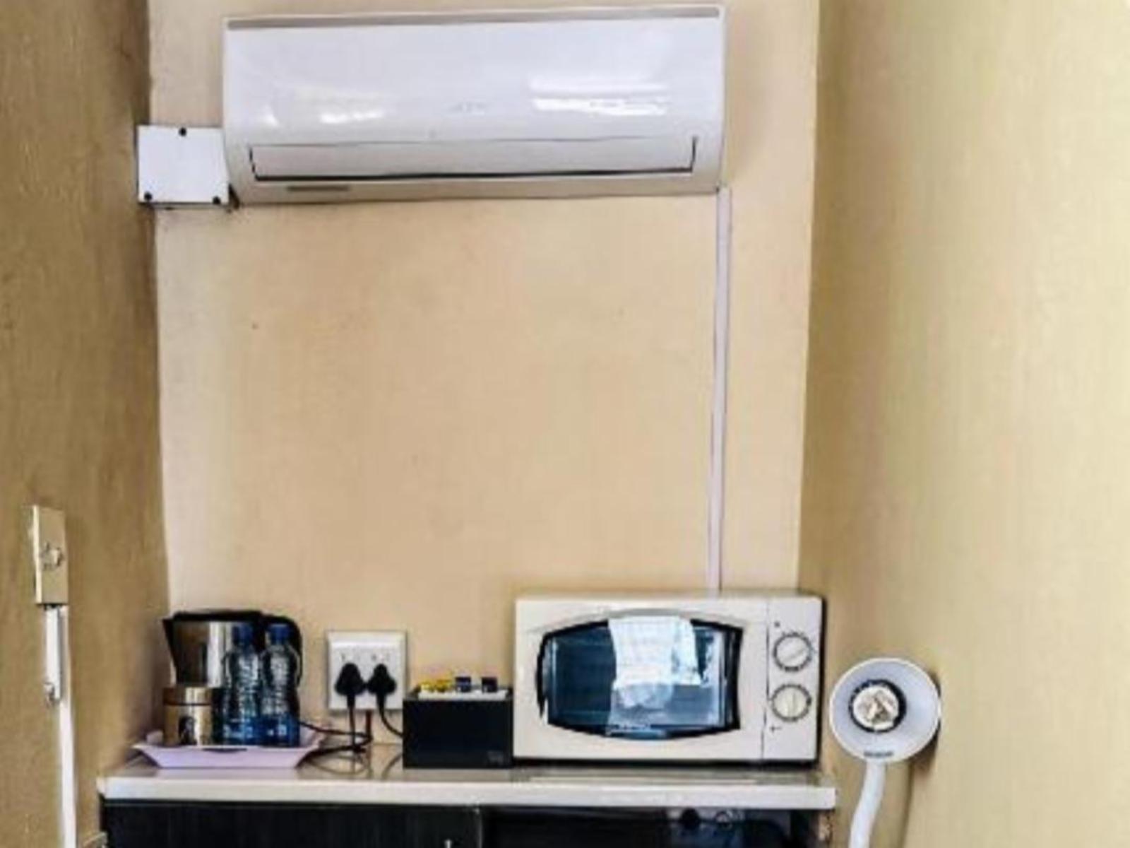 Room 1 — Coffee/tea facilities