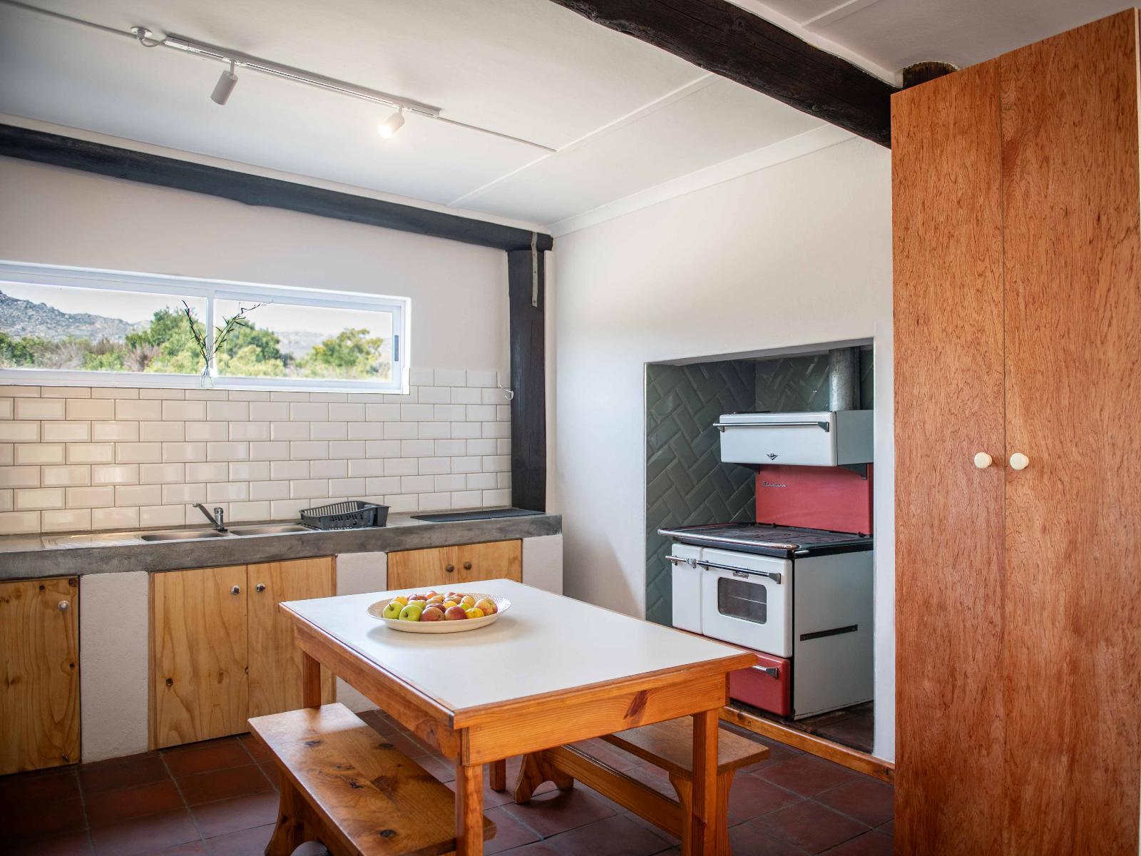 Room 1 — Kitchenette