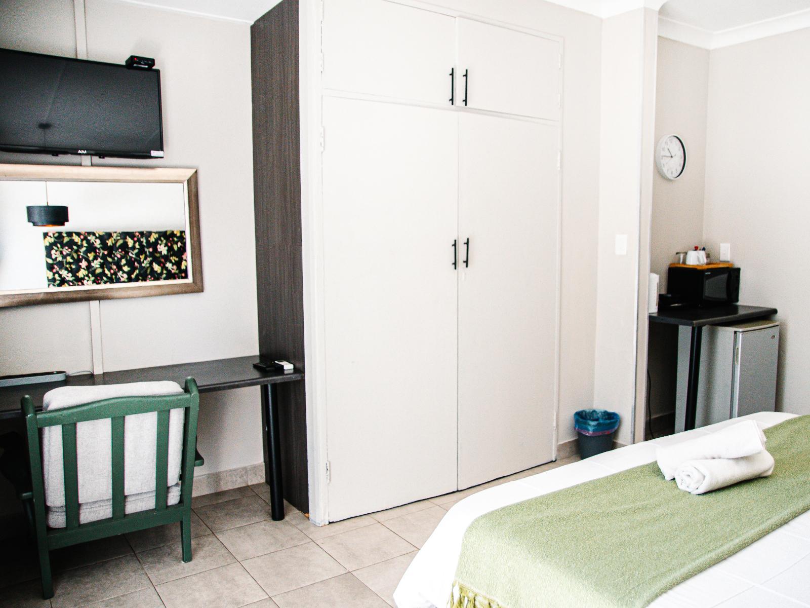 Room 1 — TV and multimedia