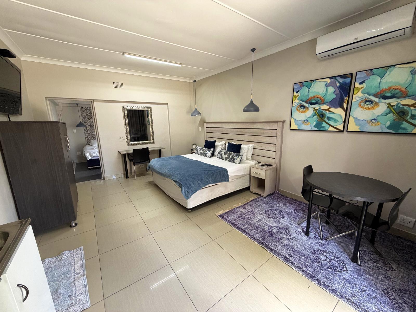 Room 3 — Photo of the whole room