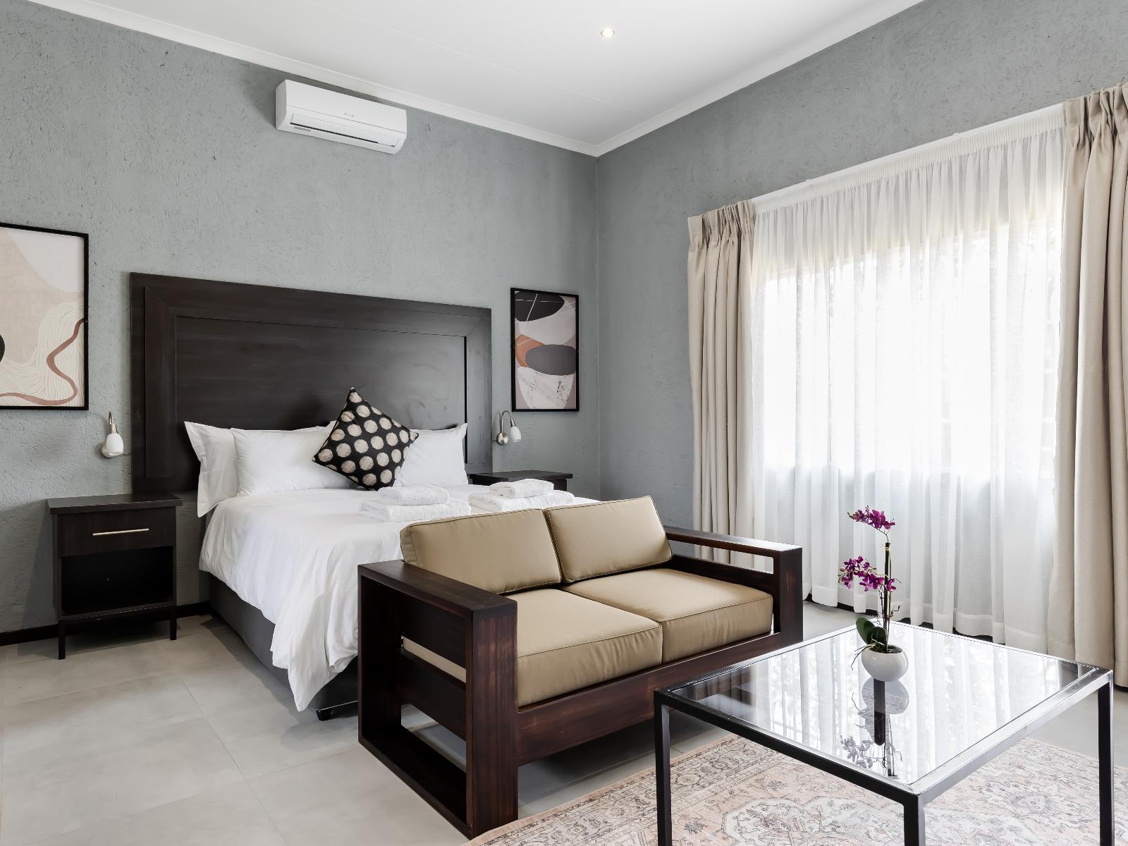 Room 2 — Photo of the whole room