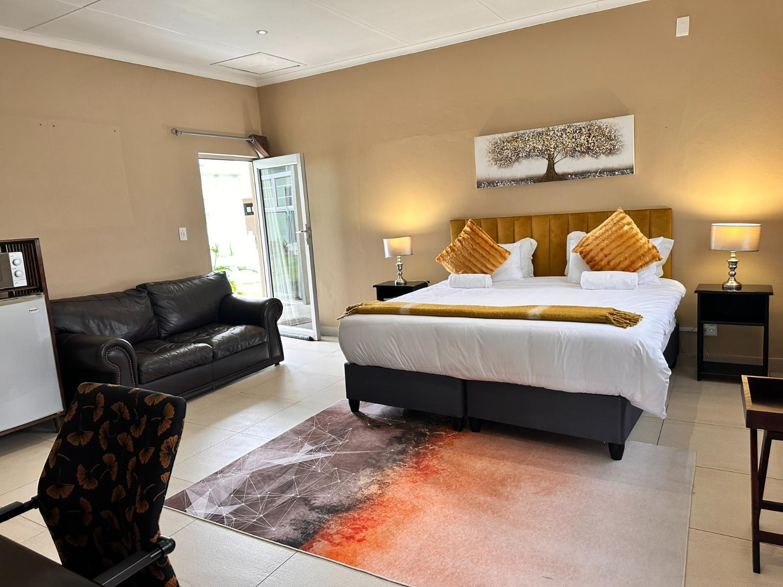Room 1 — Photo of the whole room