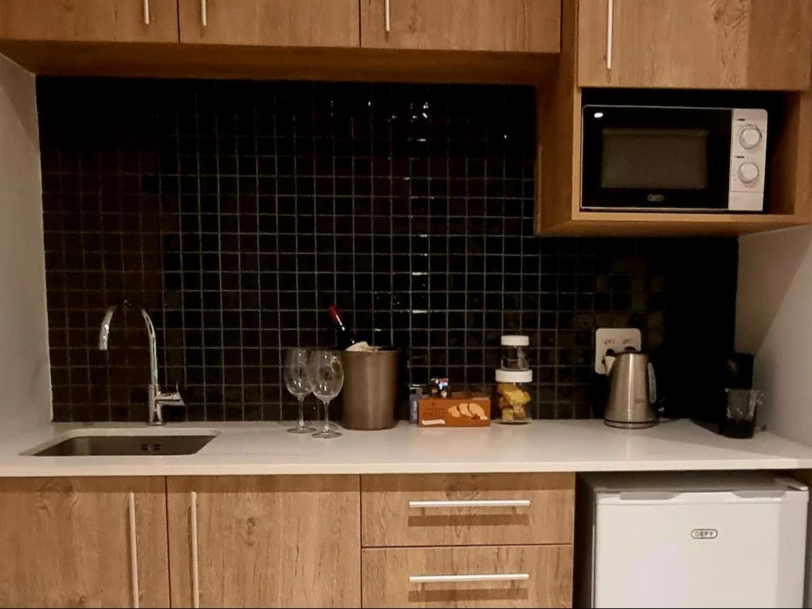 Room 1 — Kitchenette