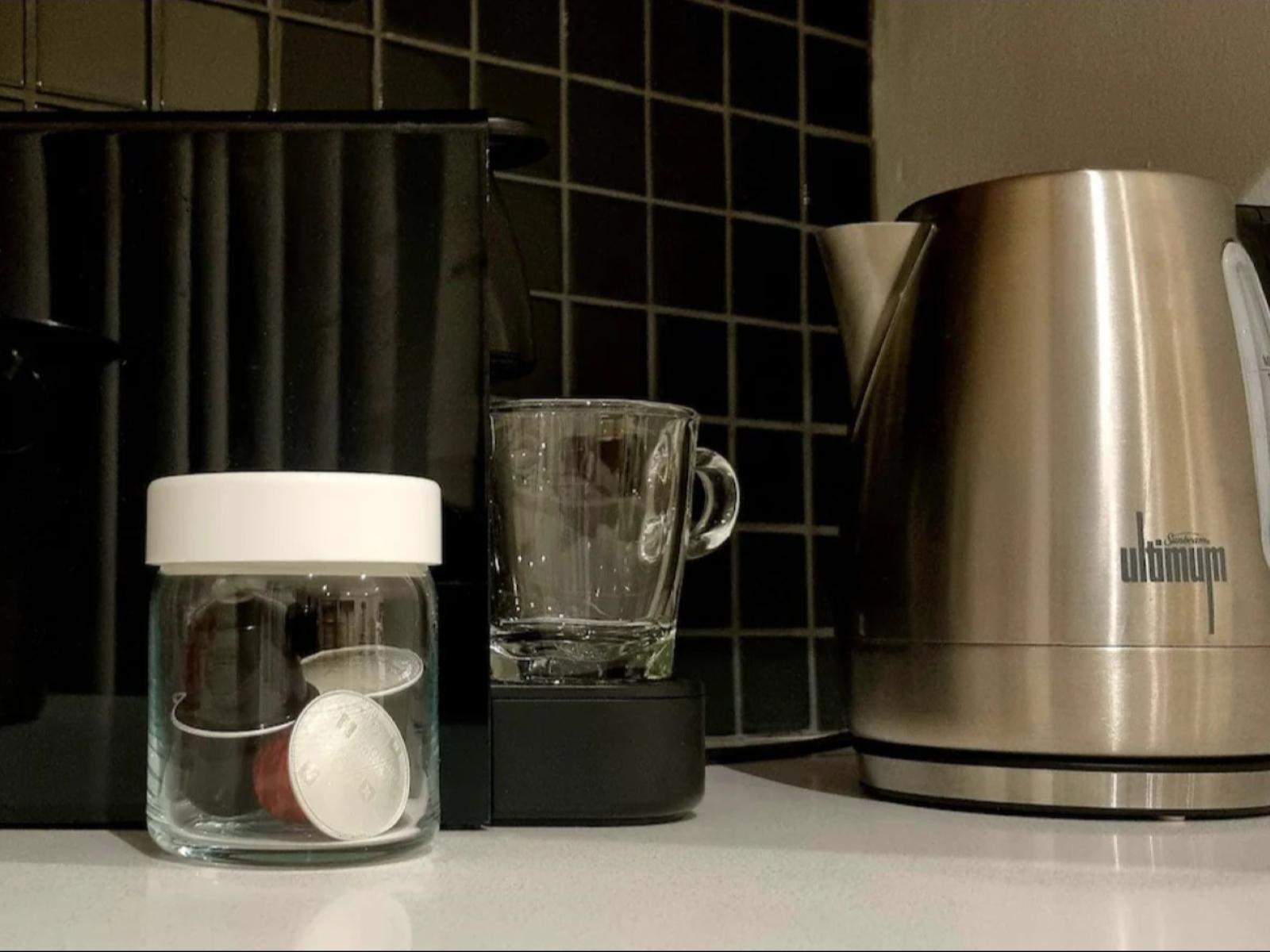 Room 1 — Coffee/tea facilities