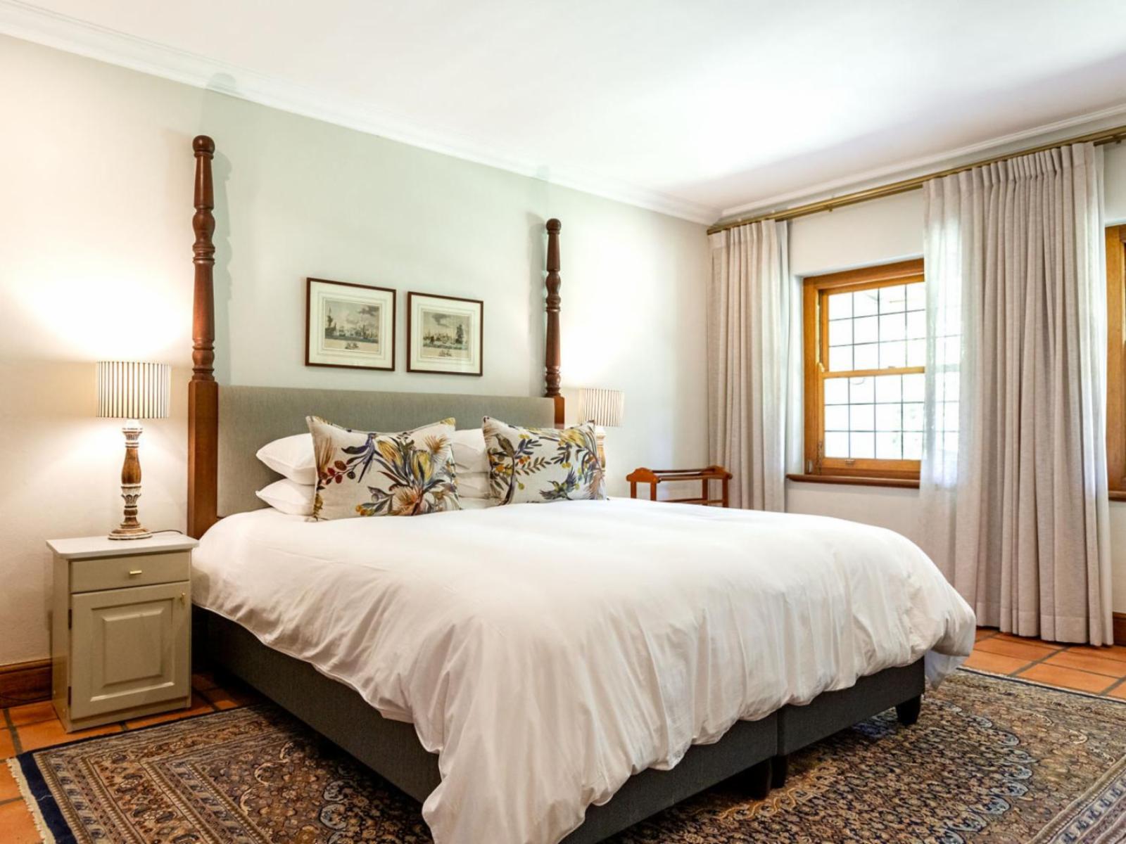 Room 1 — Photo of the whole room