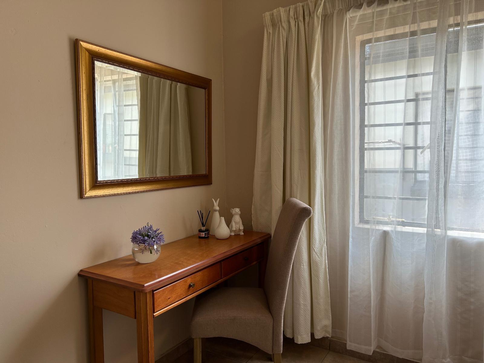 Room 1 — Decorative detail