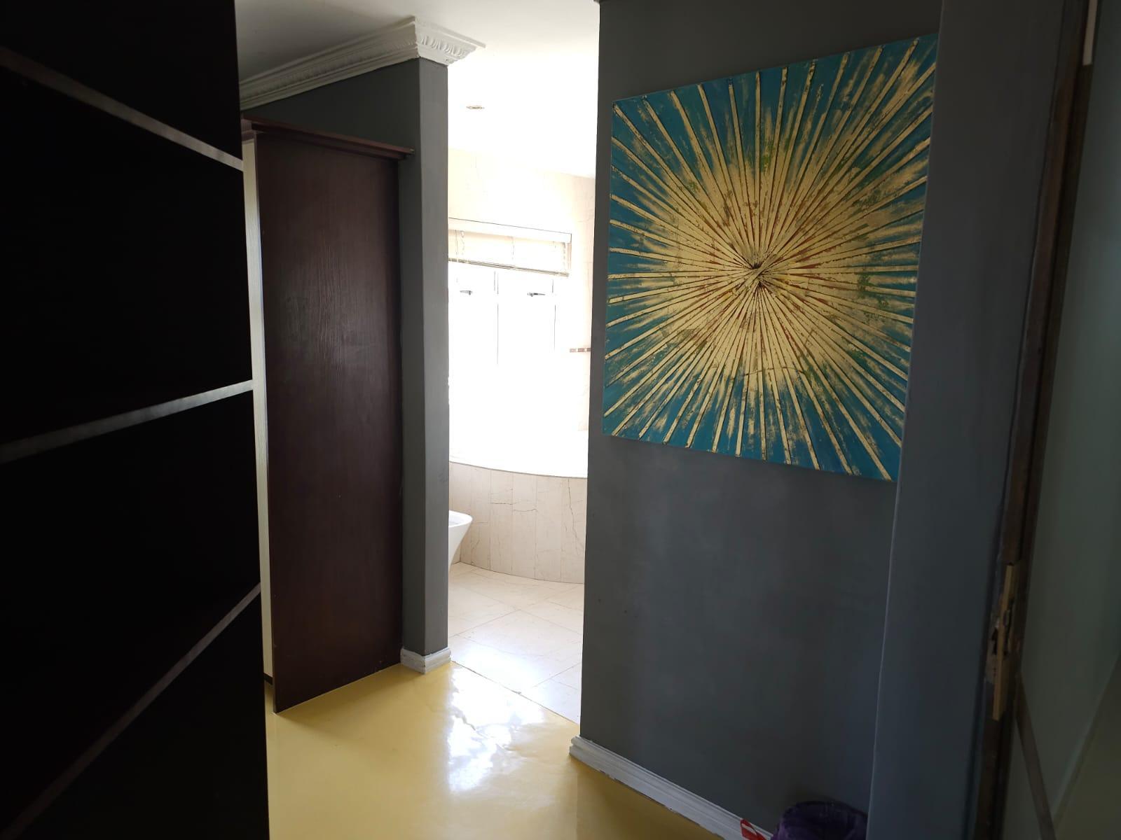 Room 1 — Decorative detail