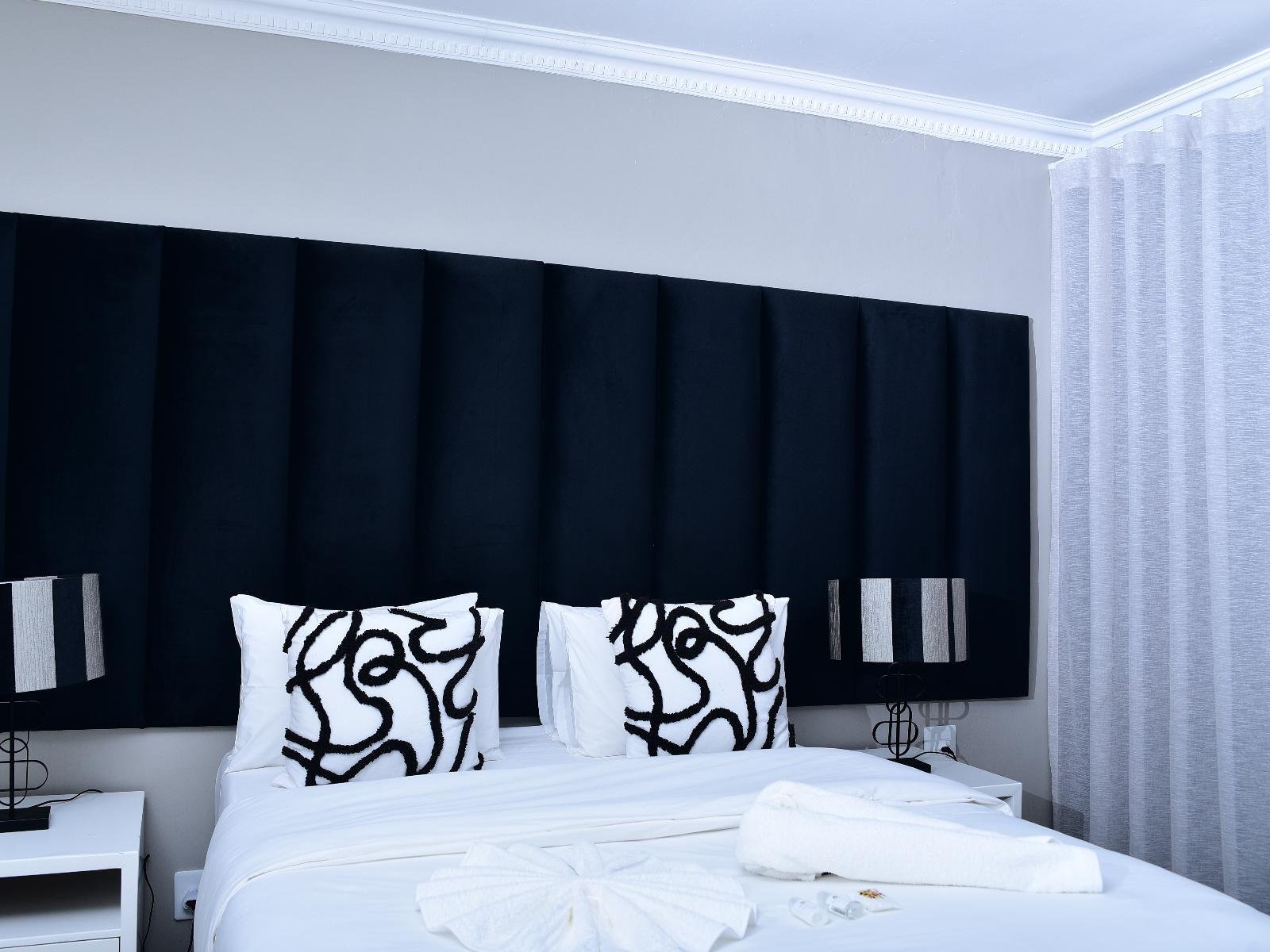 Room 2 — Photo of the whole room