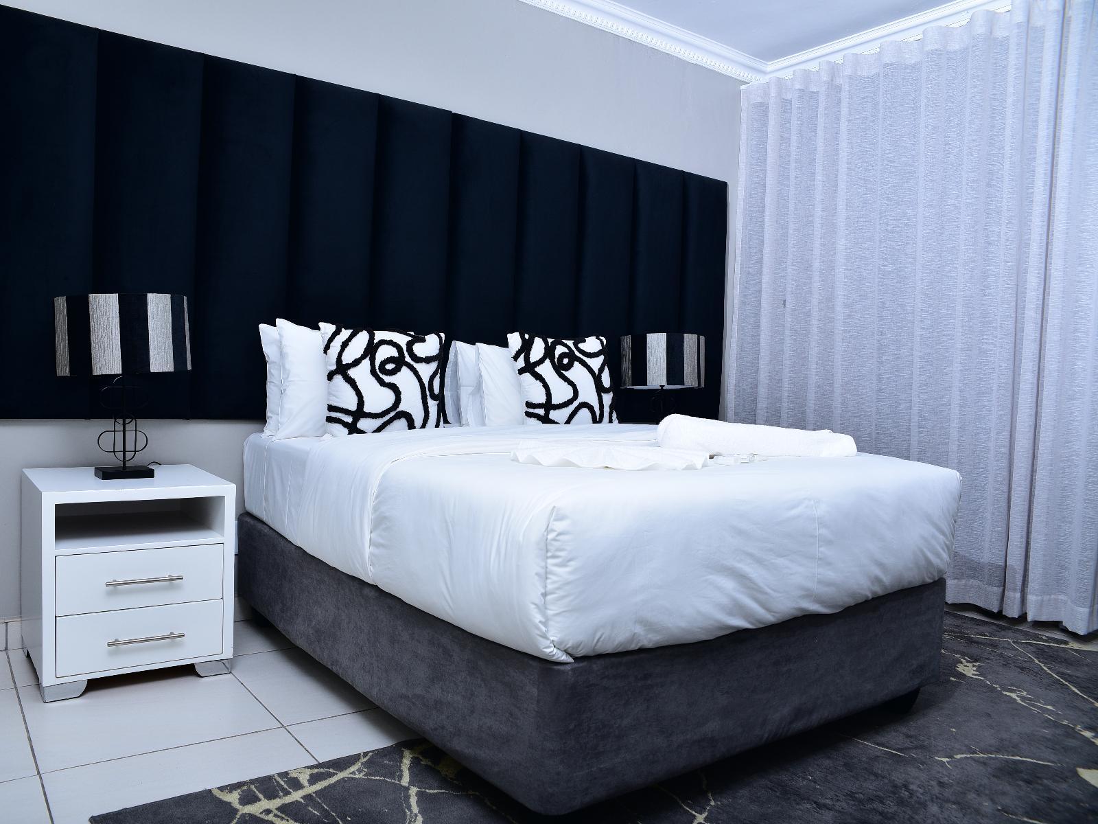 Room 2 — Photo of the whole room