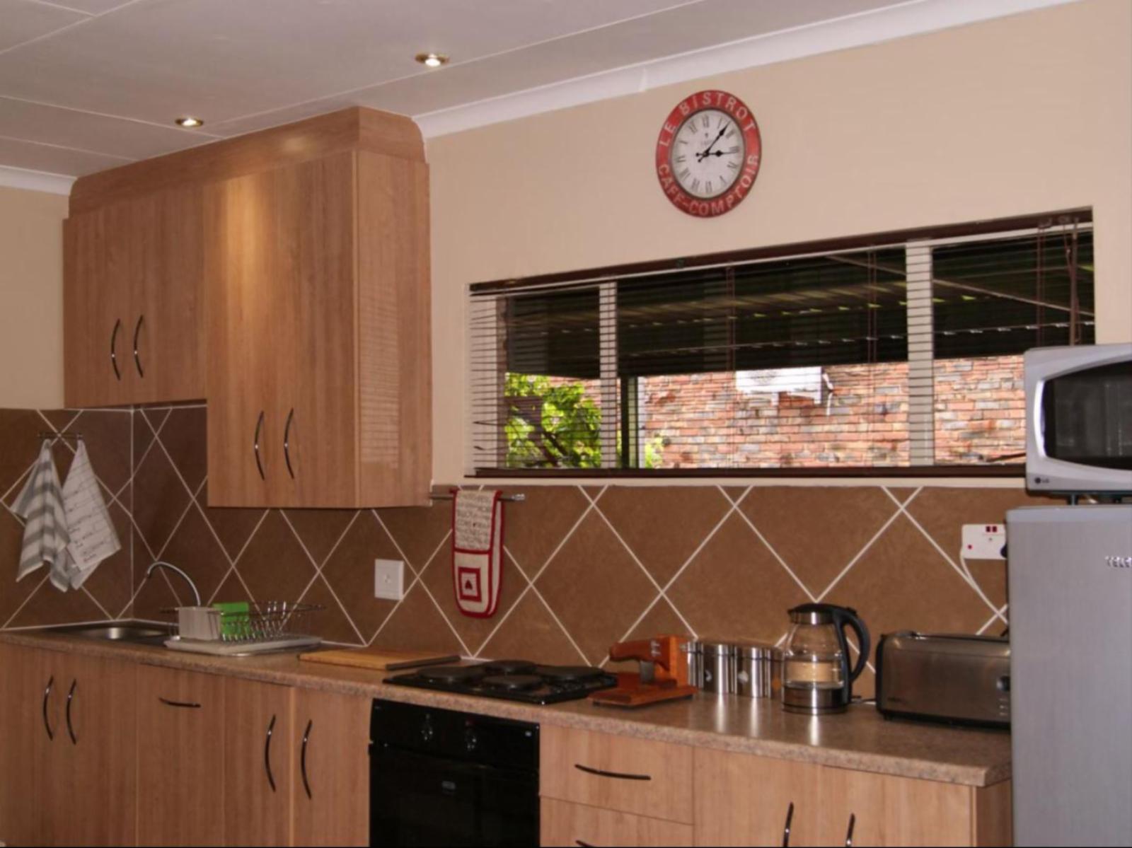 Room 1 — Kitchenette