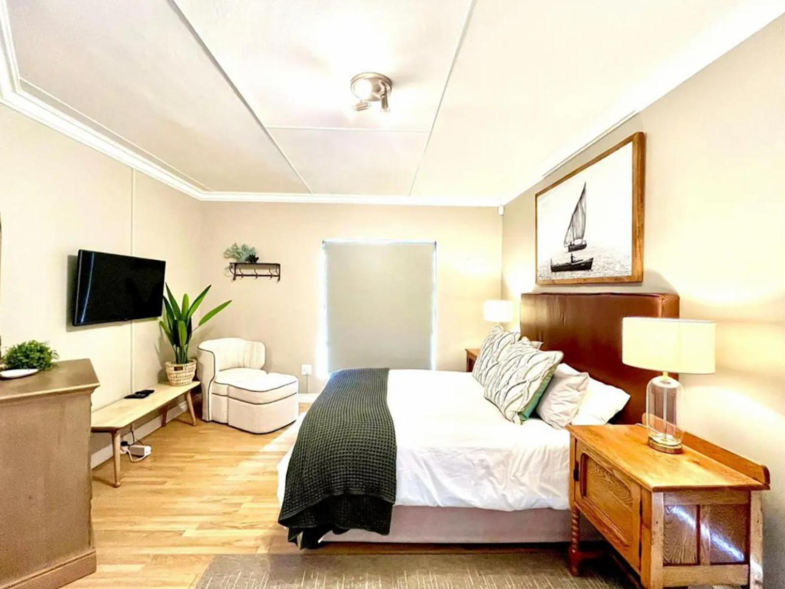 Room 1 — Photo of the whole room
