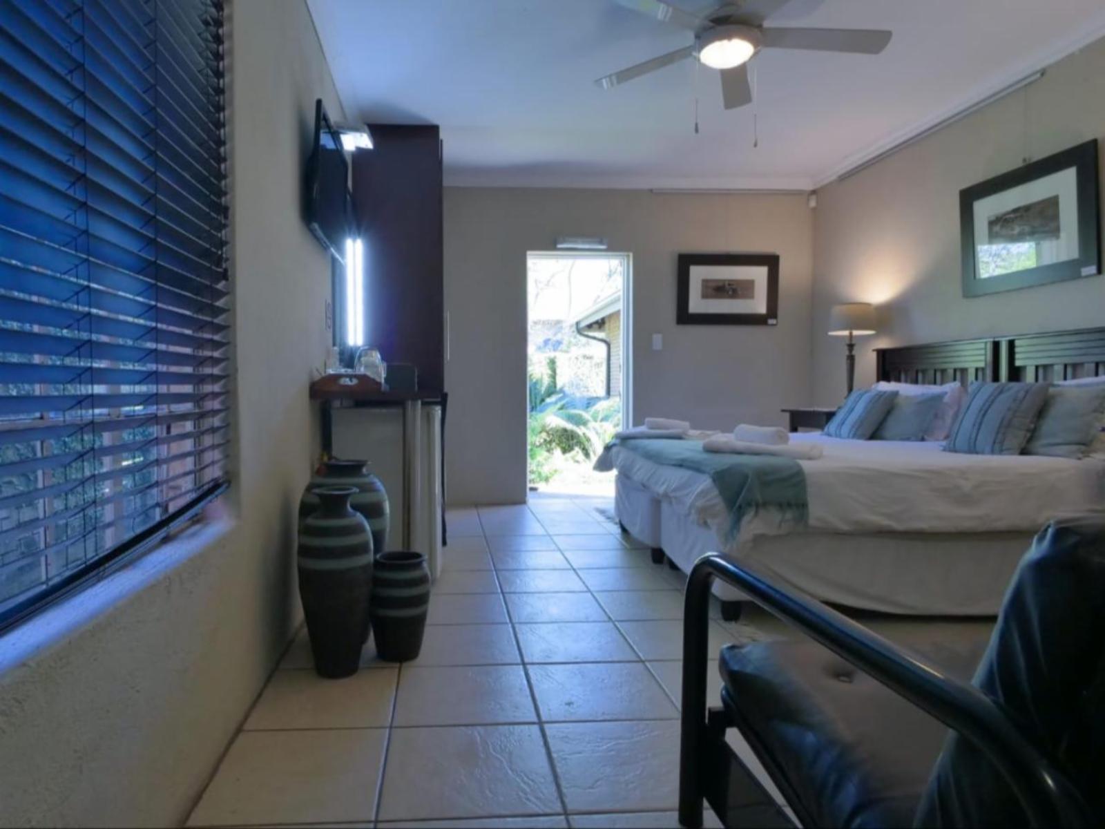 Room 2 — Photo of the whole room