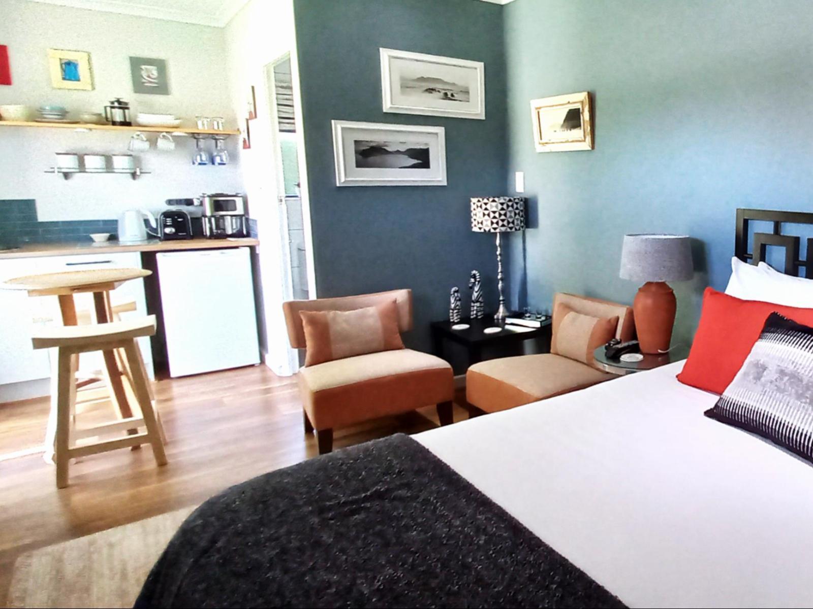 Room 1 — Photo of the whole room