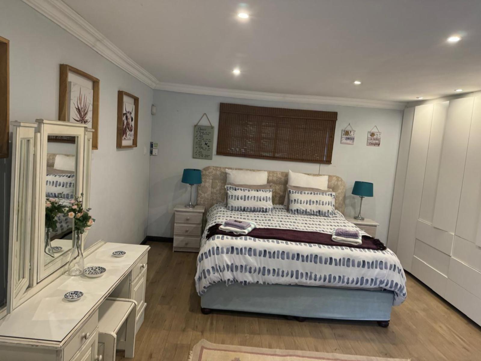 Room 1 — Photo of the whole room