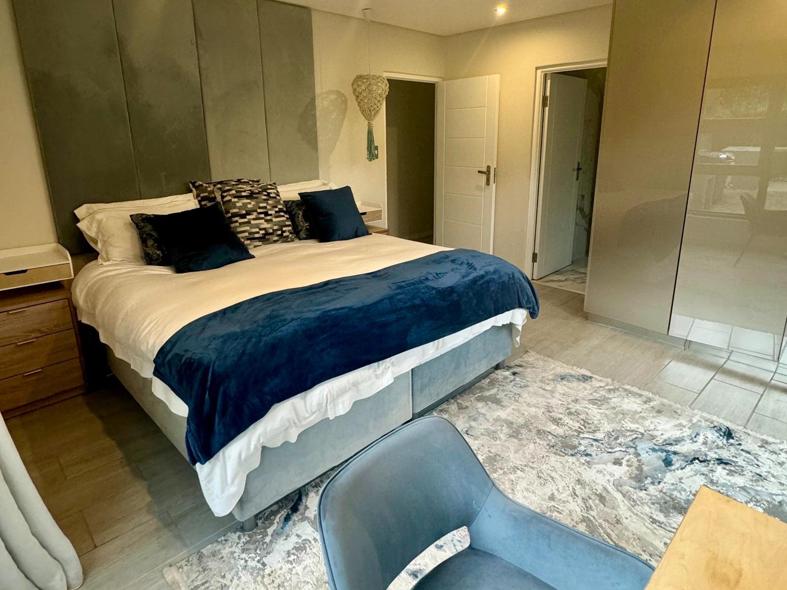 Room 1 — Photo of the whole room