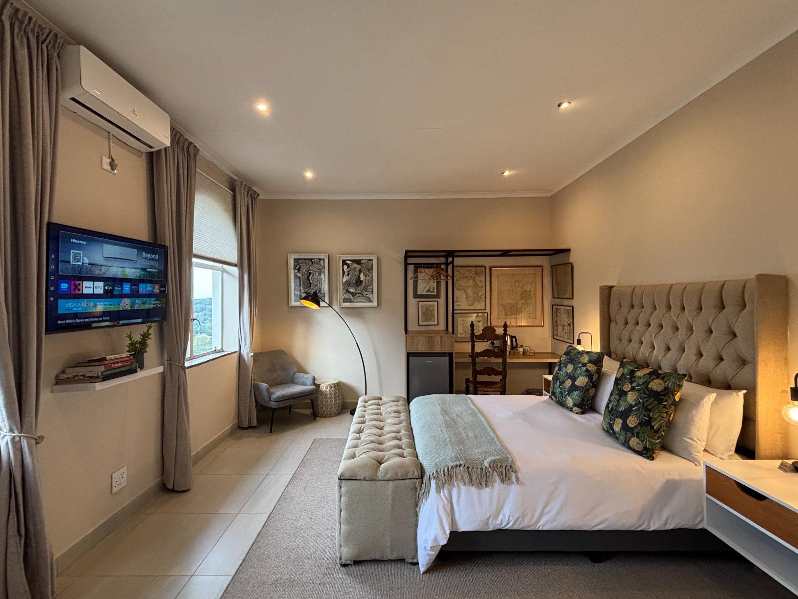 Room 1 — Photo of the whole room
